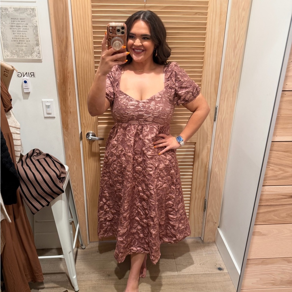 Rose & Remington Size L Mauve Floral Textured Midi Dress